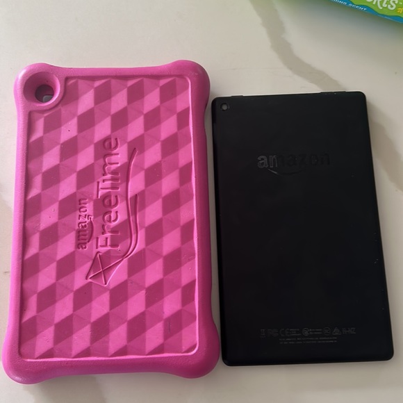 Amazon fire 8 Generation - Picture 2 of 2